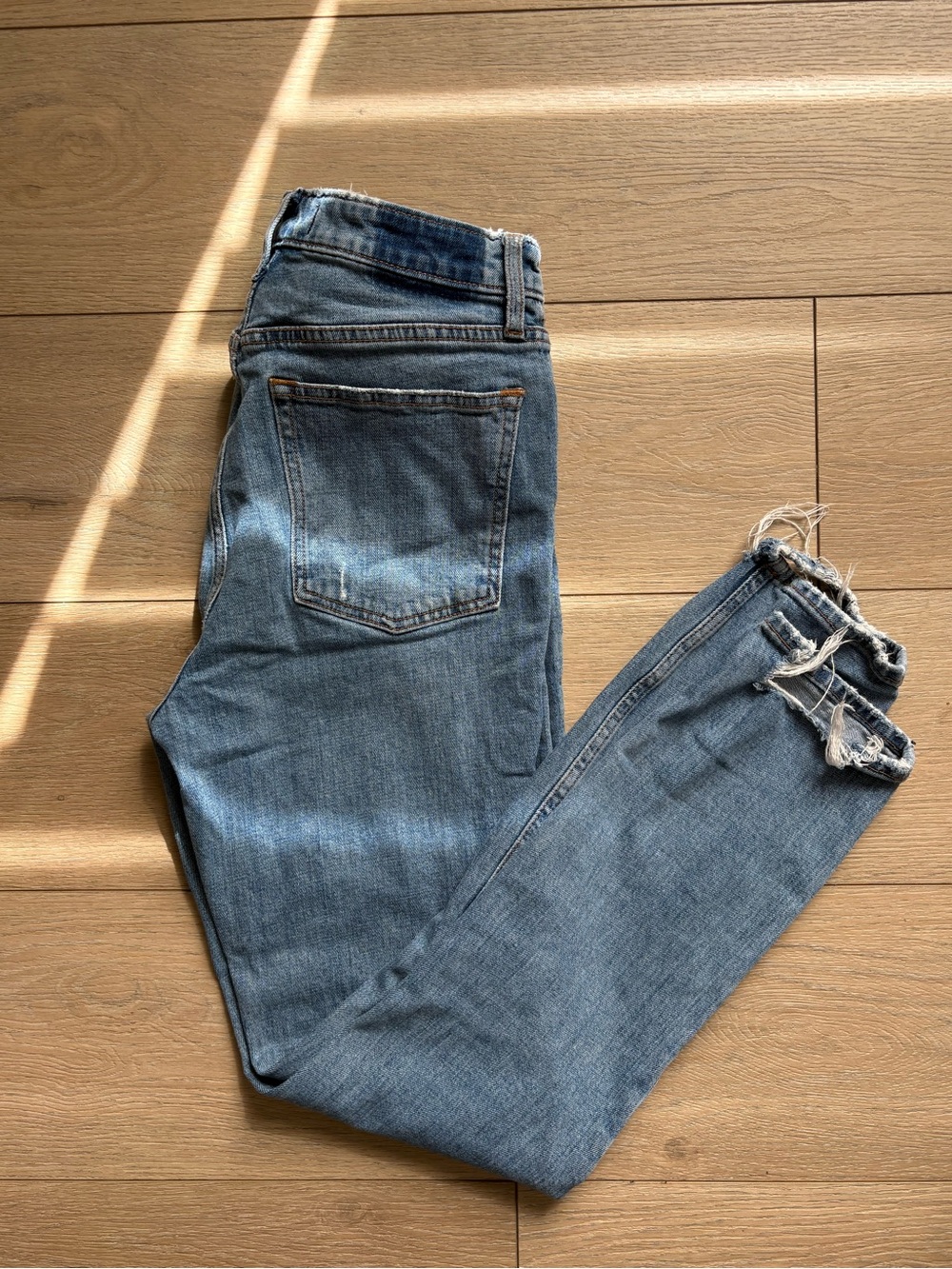 Abercrombie & Fitch Women's High-Rise Blue Distressed Hem Jeans